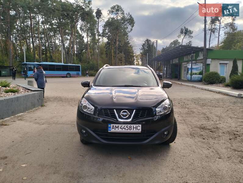 Позашляховик / Кросовер Nissan Qashqai 2012 в Озерному