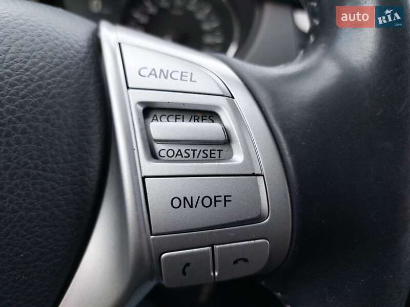 Позашляховик / Кросовер Nissan Qashqai 2015 в Одесі