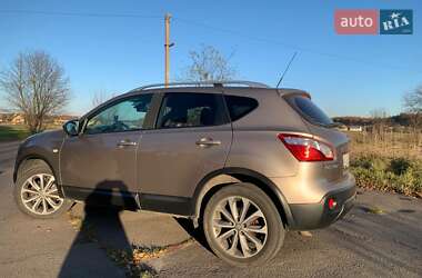 Внедорожник / Кроссовер Nissan Qashqai 2013 в 