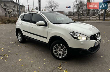 Позашляховик / Кросовер Nissan Qashqai 2011 в Чернігові