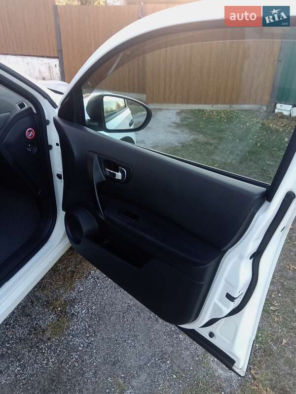 Внедорожник / Кроссовер Nissan Qashqai 2011 в Верхнеднепровске