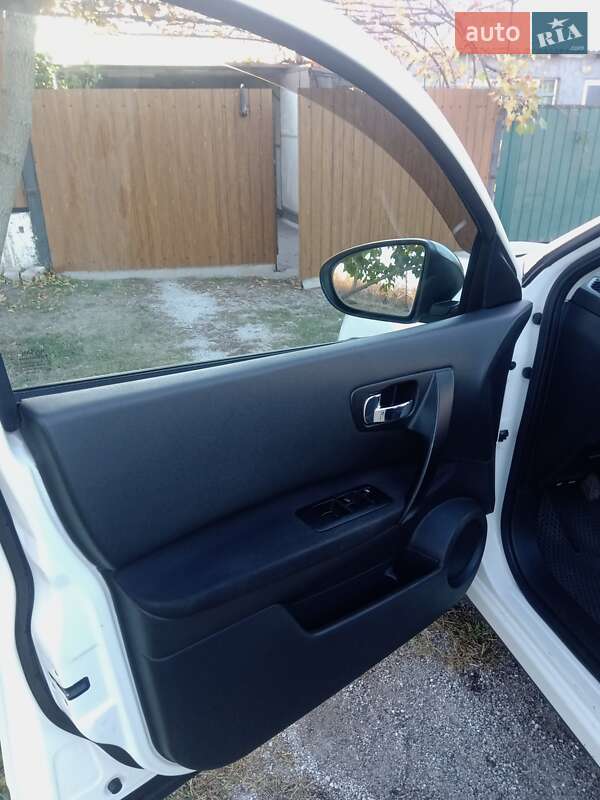 Внедорожник / Кроссовер Nissan Qashqai 2011 в Верхнеднепровске