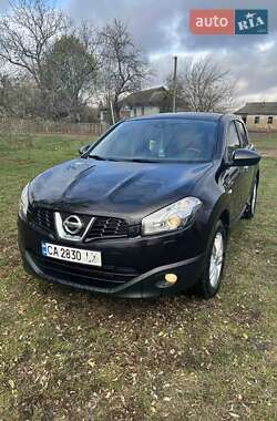 Позашляховик / Кросовер Nissan Qashqai 2011 в Умані