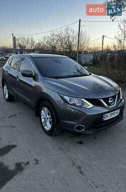 Позашляховик / Кросовер Nissan Qashqai 2014 в Рівному