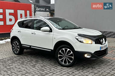 Внедорожник / Кроссовер Nissan Qashqai 2011 в Тернополе