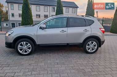 Внедорожник / Кроссовер Nissan Qashqai 2010 в 