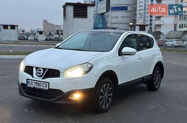 Позашляховик / Кросовер Nissan Qashqai 2010 в Києві