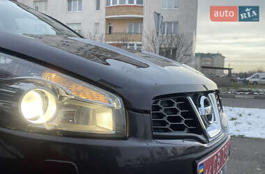 Позашляховик / Кросовер Nissan Qashqai 2012 в Стрию