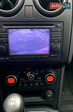 Внедорожник / Кроссовер Nissan Qashqai 2010 в 