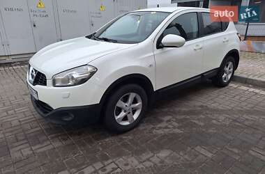 Позашляховик / Кросовер Nissan Qashqai 2013 в Києві