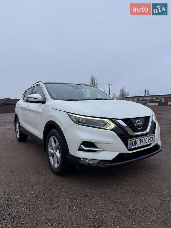 Внедорожник / Кроссовер Nissan Qashqai 2017 в Заречном