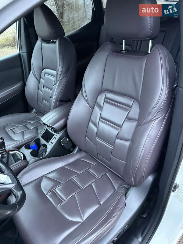 Внедорожник / Кроссовер Nissan Qashqai 2017 в Заречном