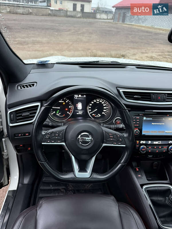 Внедорожник / Кроссовер Nissan Qashqai 2017 в Заречном