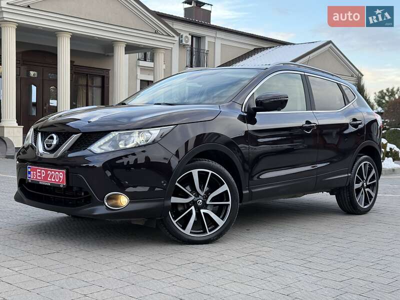 Позашляховик / Кросовер Nissan Qashqai 2016 в Стрию