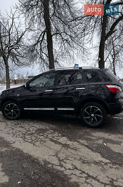 Внедорожник / Кроссовер Nissan Qashqai 2010 в Вижнице