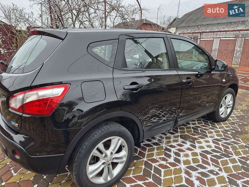 Позашляховик / Кросовер Nissan Qashqai 2011 в Стрию