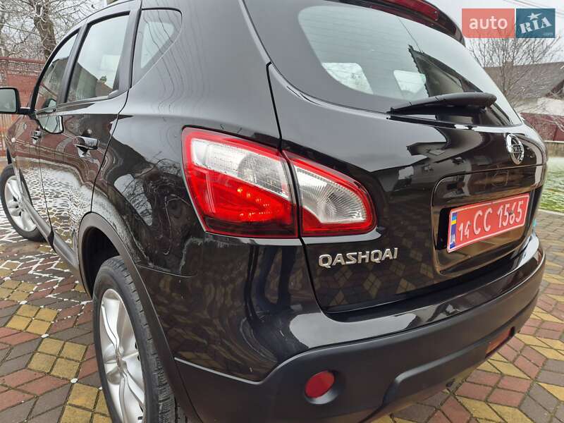 Позашляховик / Кросовер Nissan Qashqai 2011 в Стрию