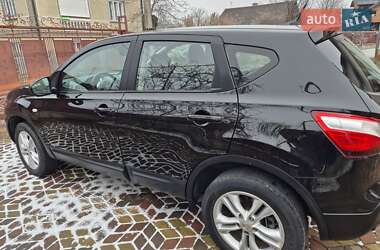 Позашляховик / Кросовер Nissan Qashqai 2011 в Стрию