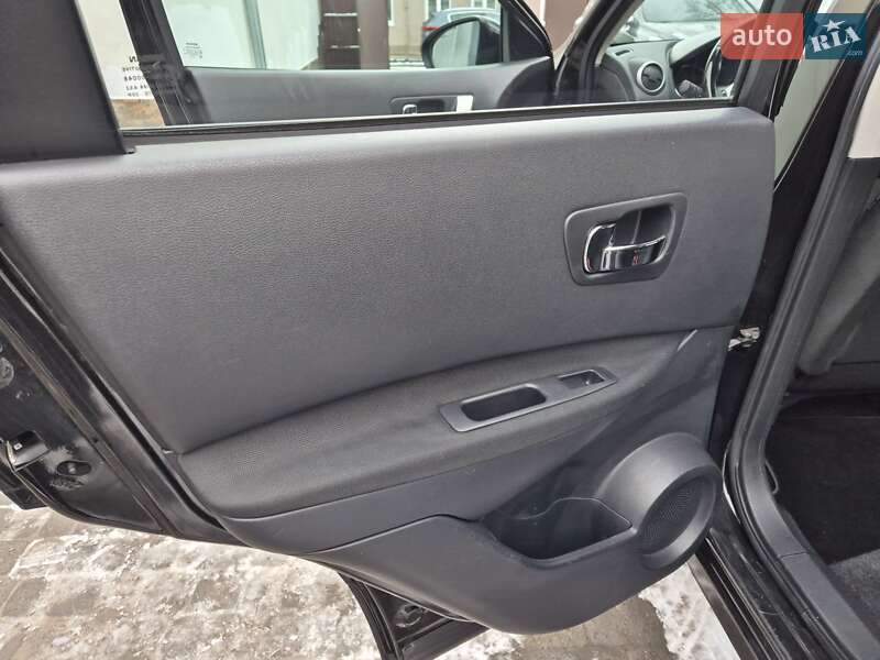 Позашляховик / Кросовер Nissan Qashqai 2011 в Стрию