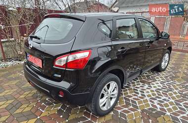 Позашляховик / Кросовер Nissan Qashqai 2011 в Стрию