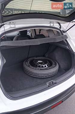 Внедорожник / Кроссовер Nissan Qashqai 2012 в 