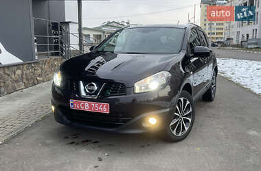 Внедорожник / Кроссовер Nissan Qashqai 2012 в Стрые