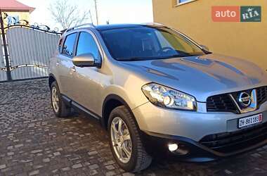 Позашляховик / Кросовер Nissan Qashqai 2012 в Чернівцях