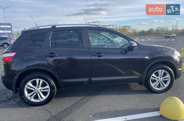 Внедорожник / Кроссовер Nissan Qashqai 2011 в 