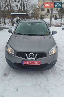 Позашляховик / Кросовер Nissan Qashqai 2012 в Східниці