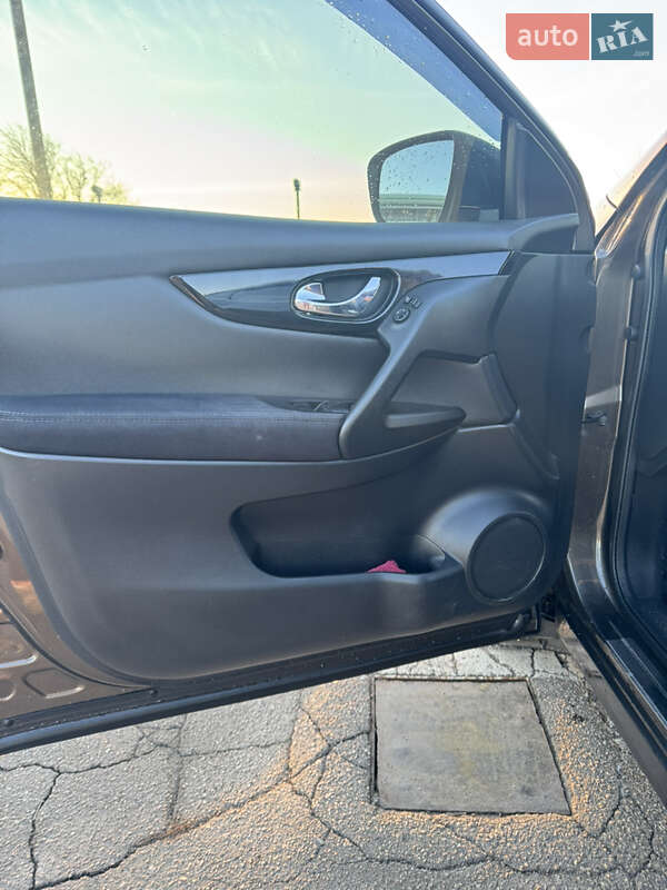 Внедорожник / Кроссовер Nissan Qashqai 2016 в Малой Виске