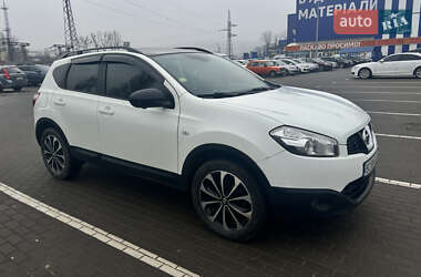 Внедорожник / Кроссовер Nissan Qashqai 2013 в 