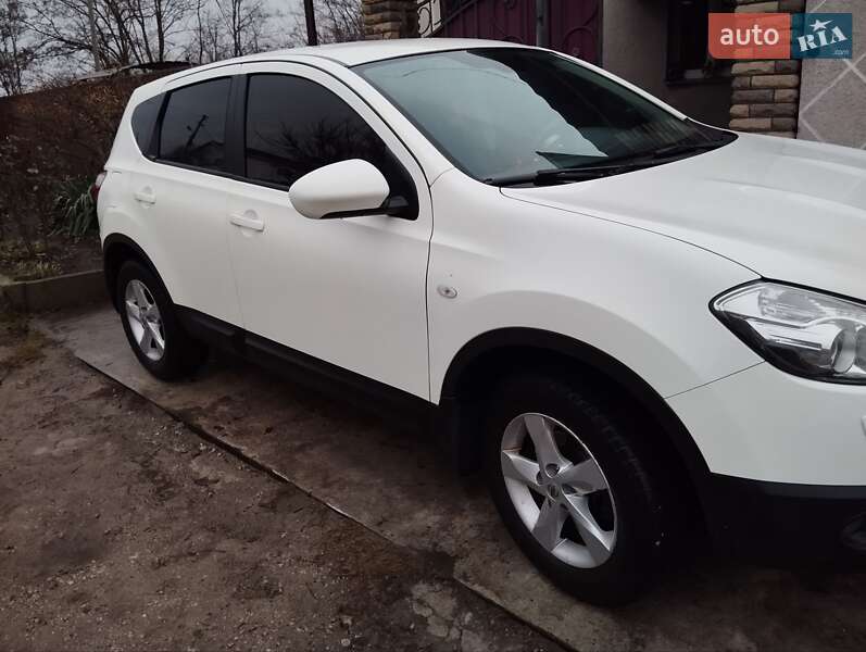 Внедорожник / Кроссовер Nissan Qashqai 2011 в Каменском