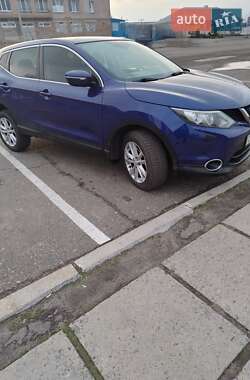 Внедорожник / Кроссовер Nissan Qashqai 2014 в 