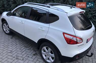 Внедорожник / Кроссовер Nissan Qashqai 2010 в 
