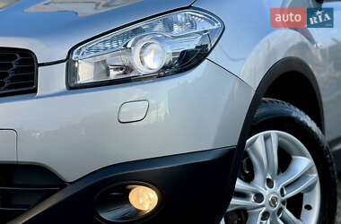 Внедорожник / Кроссовер Nissan Qashqai 2012 в Стрые