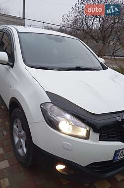 Внедорожник / Кроссовер Nissan Qashqai 2012 в 