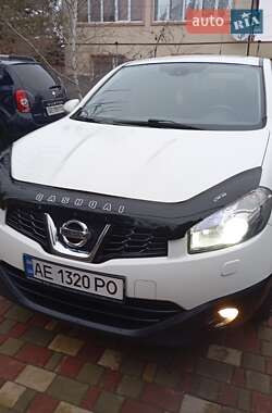 Внедорожник / Кроссовер Nissan Qashqai 2012 в 