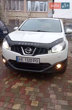 Внедорожник / Кроссовер Nissan Qashqai 2012 в 