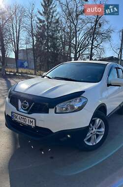 Позашляховик / Кросовер Nissan Qashqai 2012 в Рівному