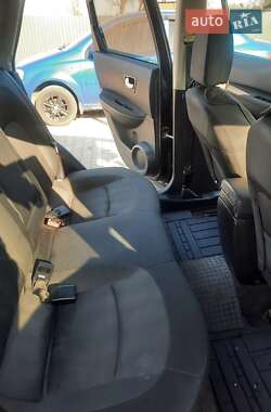 Позашляховик / Кросовер Nissan Qashqai 2011 в 