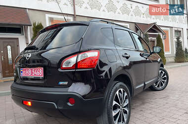 Позашляховик / Кросовер Nissan Qashqai 2013 в Стрию