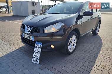 Позашляховик / Кросовер Nissan Qashqai 2011 в Чернівцях