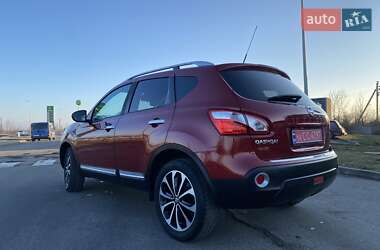 Внедорожник / Кроссовер Nissan Qashqai 2010 в 