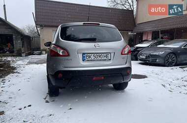 Позашляховик / Кросовер Nissan Qashqai 2010 в Рівному