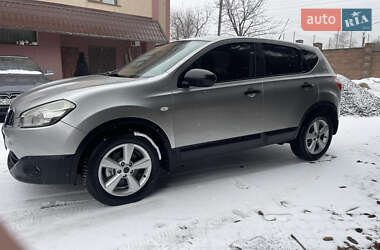 Позашляховик / Кросовер Nissan Qashqai 2010 в Рівному