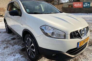 Позашляховик / Кросовер Nissan Qashqai 2012 в Луцьку