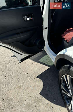 Внедорожник / Кроссовер Nissan Qashqai 2012 в 