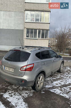 Внедорожник / Кроссовер Nissan Qashqai 2010 в 