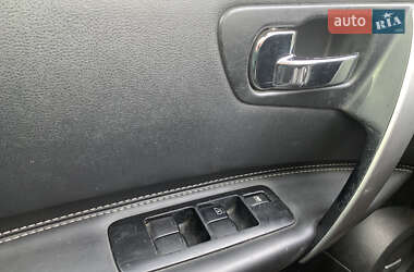 Внедорожник / Кроссовер Nissan Qashqai 2010 в 