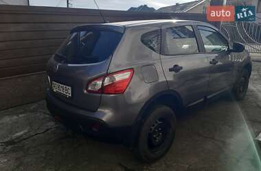 Внедорожник / Кроссовер Nissan Qashqai 2013 в Ужгороде